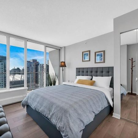 Spacious Dt 2-Bdr High-Rise With View, Pool, Gym Vancouver Esterno foto