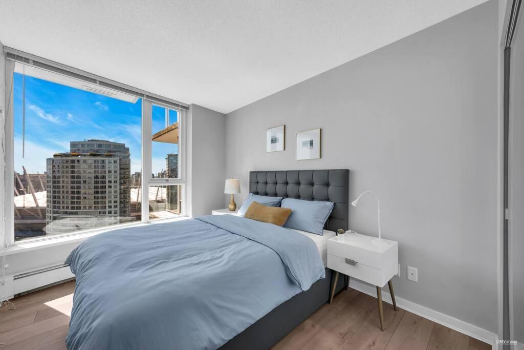 Spacious Dt 2-Bdr High-Rise With View, Pool, Gym Vancouver Esterno foto